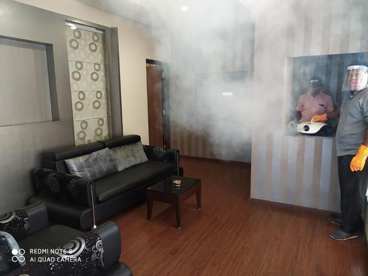 Hotel Priyadarshini Pride Hospet Esterno foto