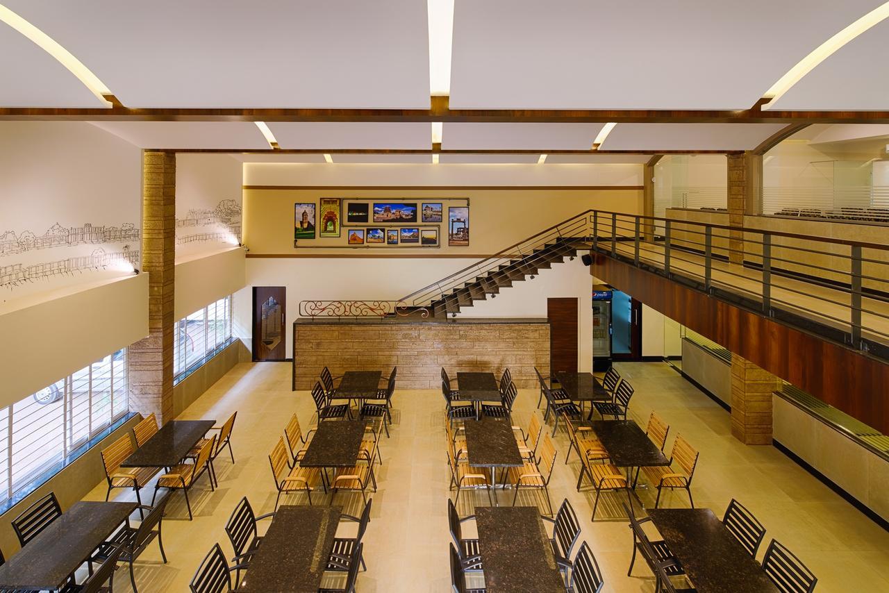 Hotel Priyadarshini Pride Hospet Esterno foto