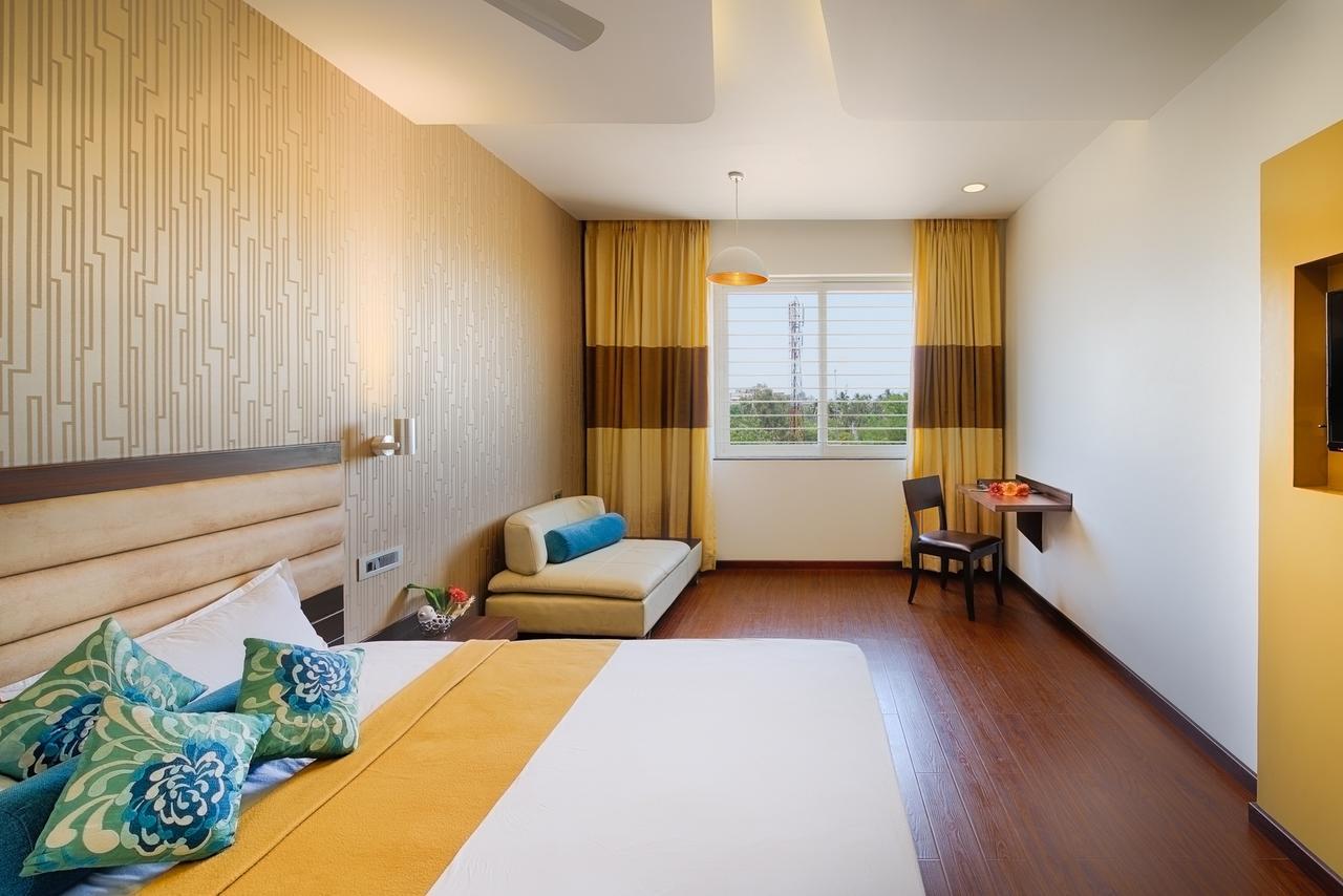 Hotel Priyadarshini Pride Hospet Esterno foto